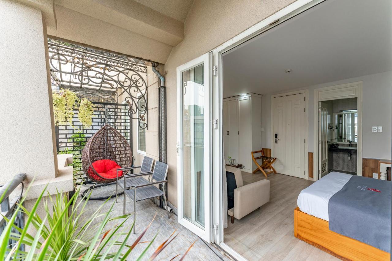 Edoya Hotel Phu My Hung Хошимин Екстериор снимка